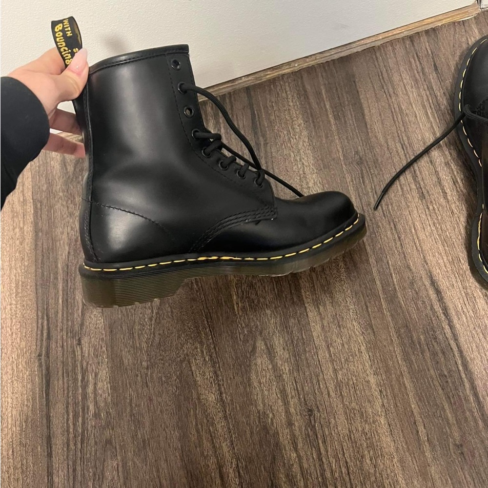 Dr Martens boots - Picture 2 of 4